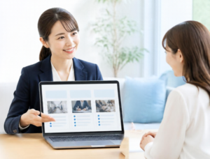 探偵事務所に相談しているイラスト